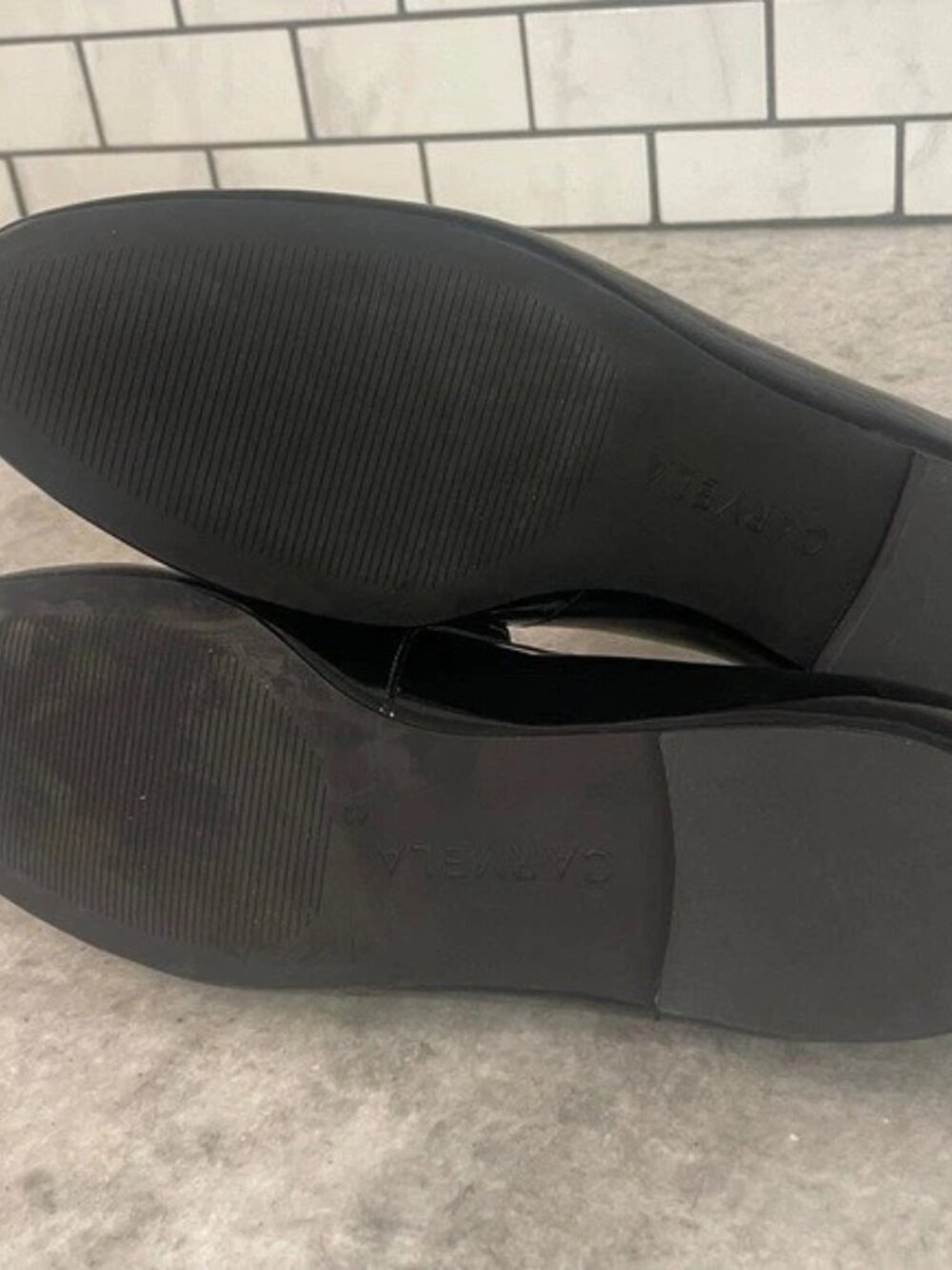 Carvela Flats Womens 9 Black Leather Loafers Chain Made in Brazil Slip On Shoes - Picture 5 of 5